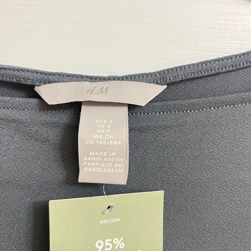 H&M Top - Picture 2 of 2
